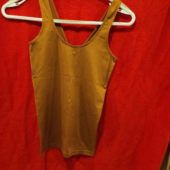 3 tops XS like new - Picture 2 of 7